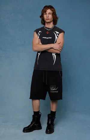 Resilient&nbsp;Fleece Baggy&nbsp;Sweat Shorts image number 2