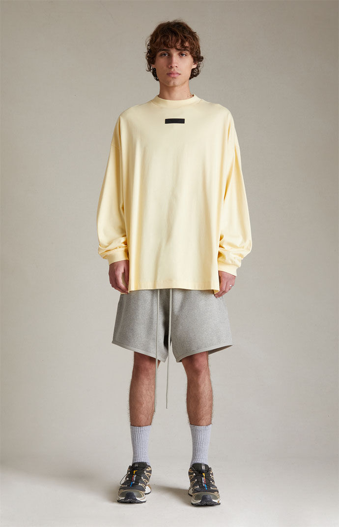 Tシャツ・カットソー Essentials Heavy Jersey Crewneck T-Shirt Garden Yellow Fear of God Essentials Garden Yellow T-Shirt | PacSun