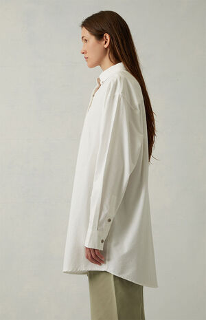 Women's White Oxford Button Down Shirt image number 3