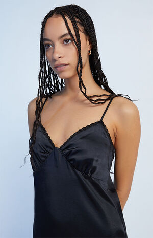 Lace Trim V-Neck Midi Dress image number 2