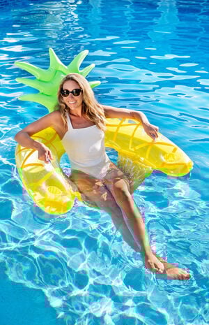 Resort Collection Jumbo Pineapple Sun Chair image number 1