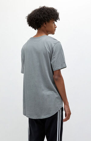 Pewter Willem Scallop T-Shirt image number 4