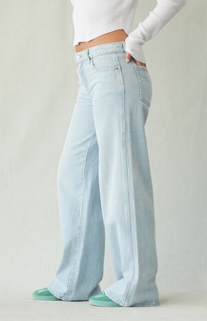 Casey Low Rise Baggy Jeans Light Indigo Wash image number 3