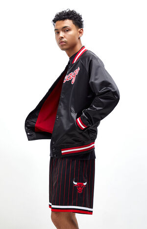 Mitchell & Ness Nba Lightweight Satin Jacket Chicago Bulls Black - Mens -  Bomber Jackets/Team Jackets Mitchell & Ness