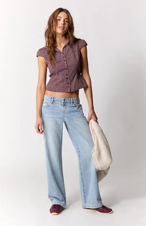 Zoe Low Rise Girlfriend Jeans Button Pocket Light Blue image number 6