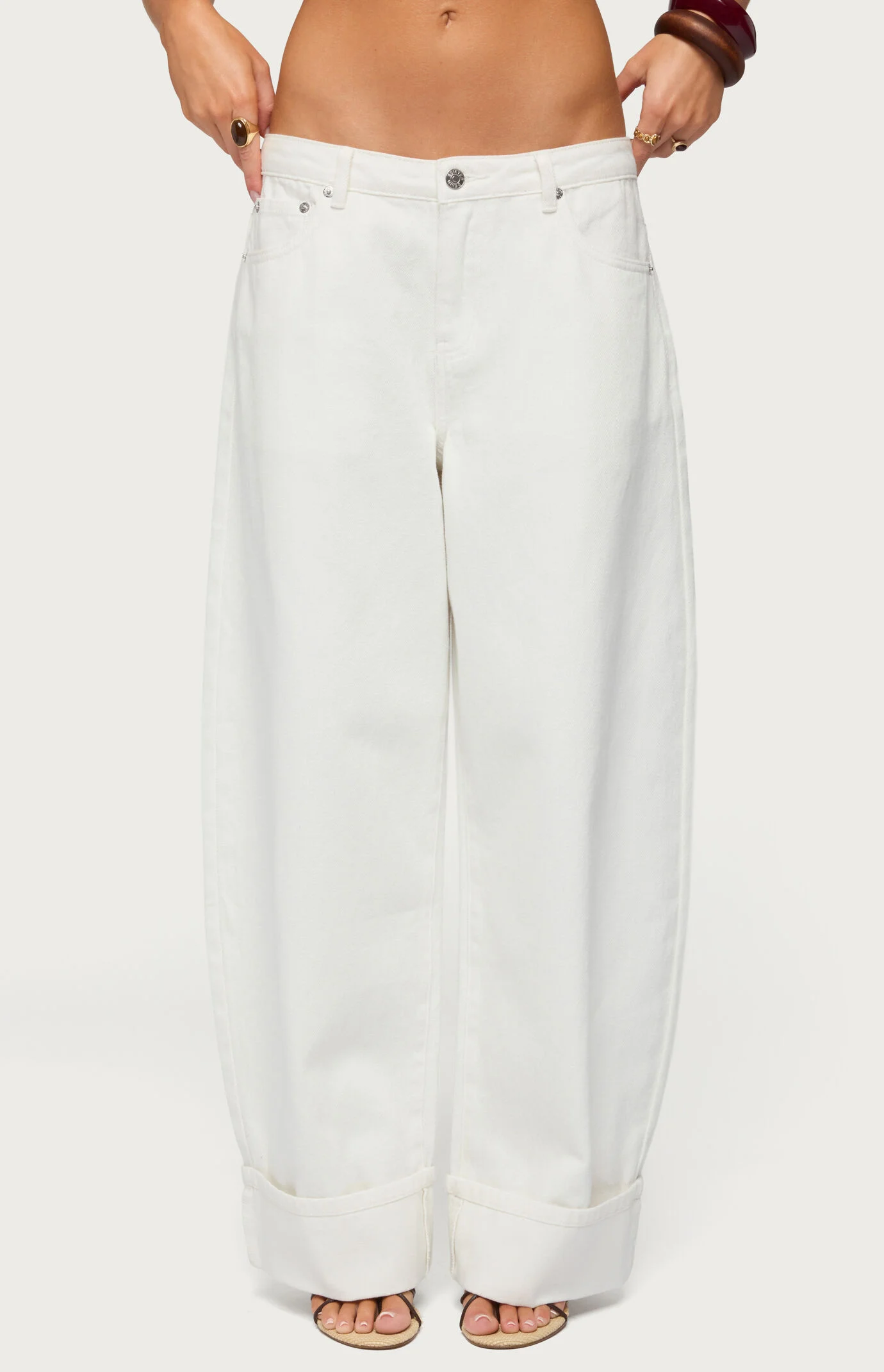 Edikted Kella Low Rise Baggy Jeans