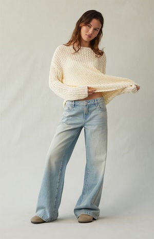 Casey Low Rise Baggy Jeans Ripped Light Blue image number 1