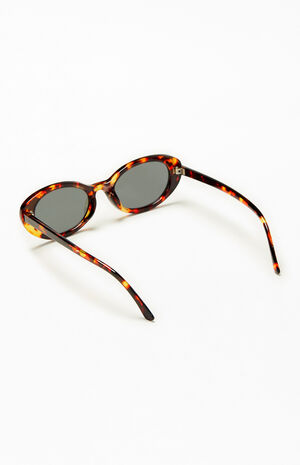 Cat Eye Frame Sunglasses image number 2