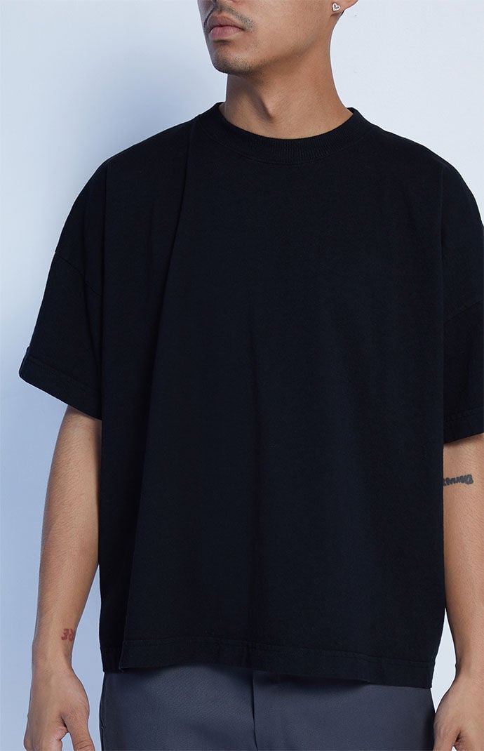 men's cropped boxy tee