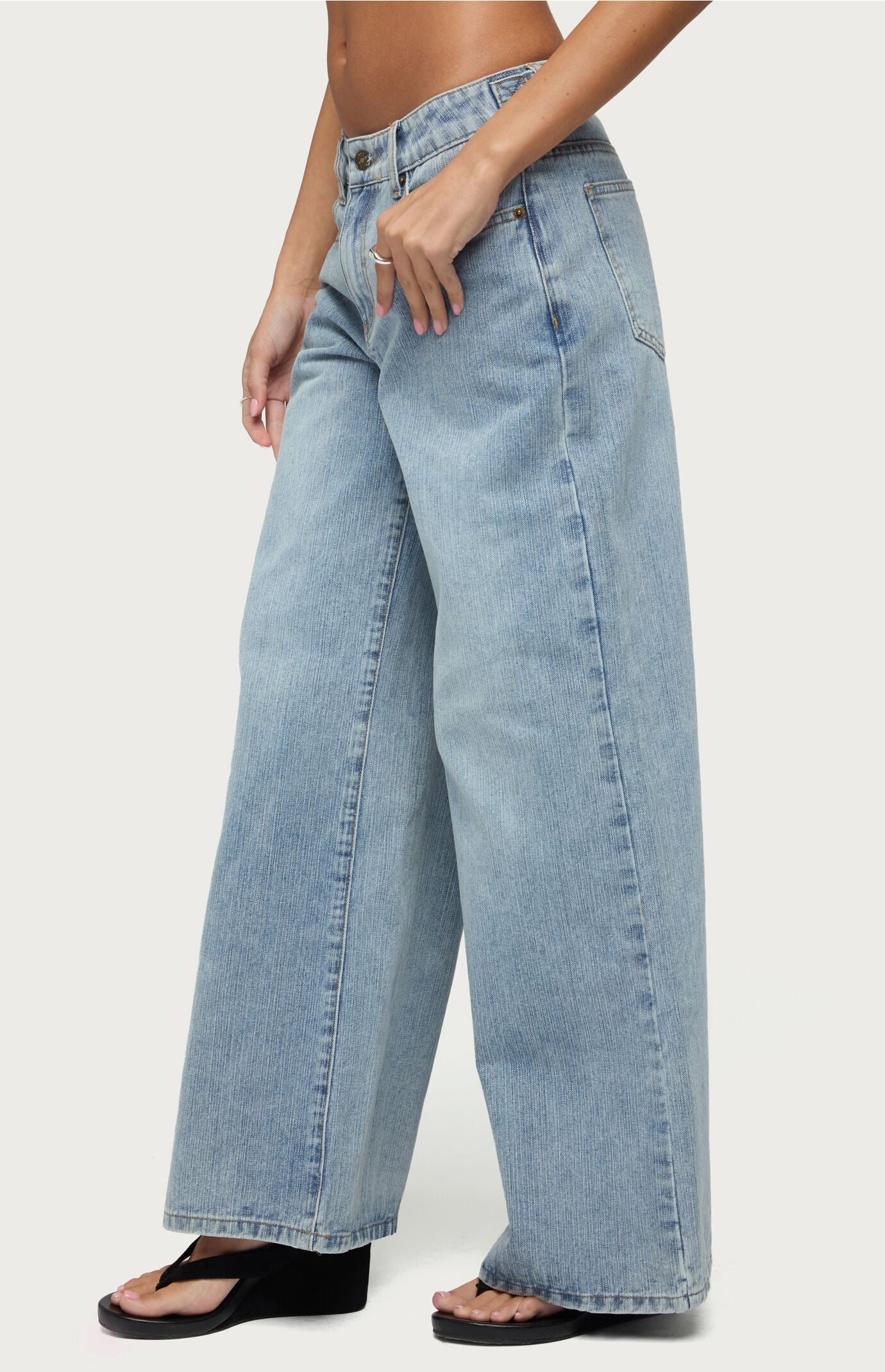 Edikted Darynne Low Rise Baggy Jeans