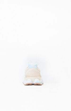 Women's Cream 9060 Sneakers image number 3