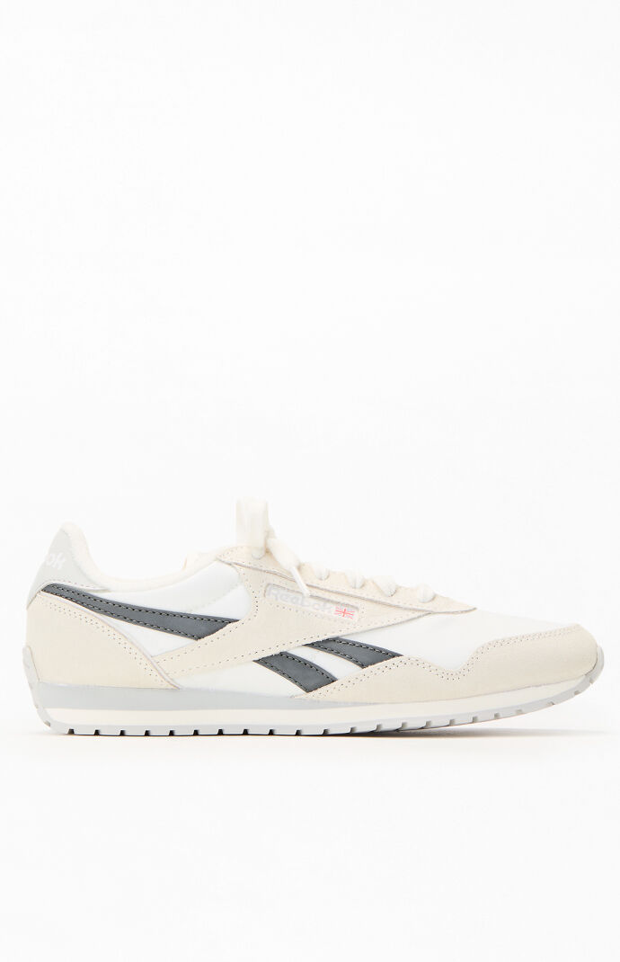 Reebok Women s White Classic AZ Sneakers Size 9