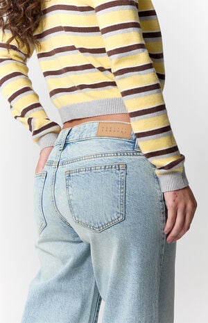 Zoe Low Rise Girlfriend Jeans Light Blue Wash image number 5