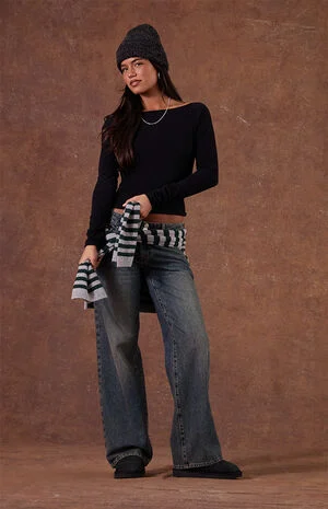 Zoe Low Rise Girlfriend Jeans Dark Blue image number 6