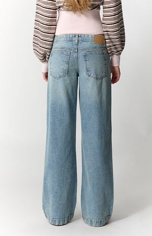 Kaia Ultimate Low Rise Baggy Jeans Lighter Blue image number 4