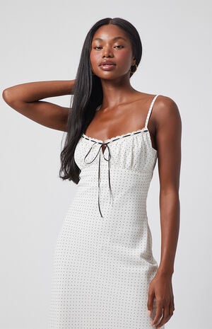 Daisy Floral Tie Front Midi Dress image number 4