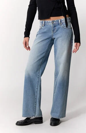 Sammy Ultimate Low Rise Straight Leg Jeans Light Blue image number 2