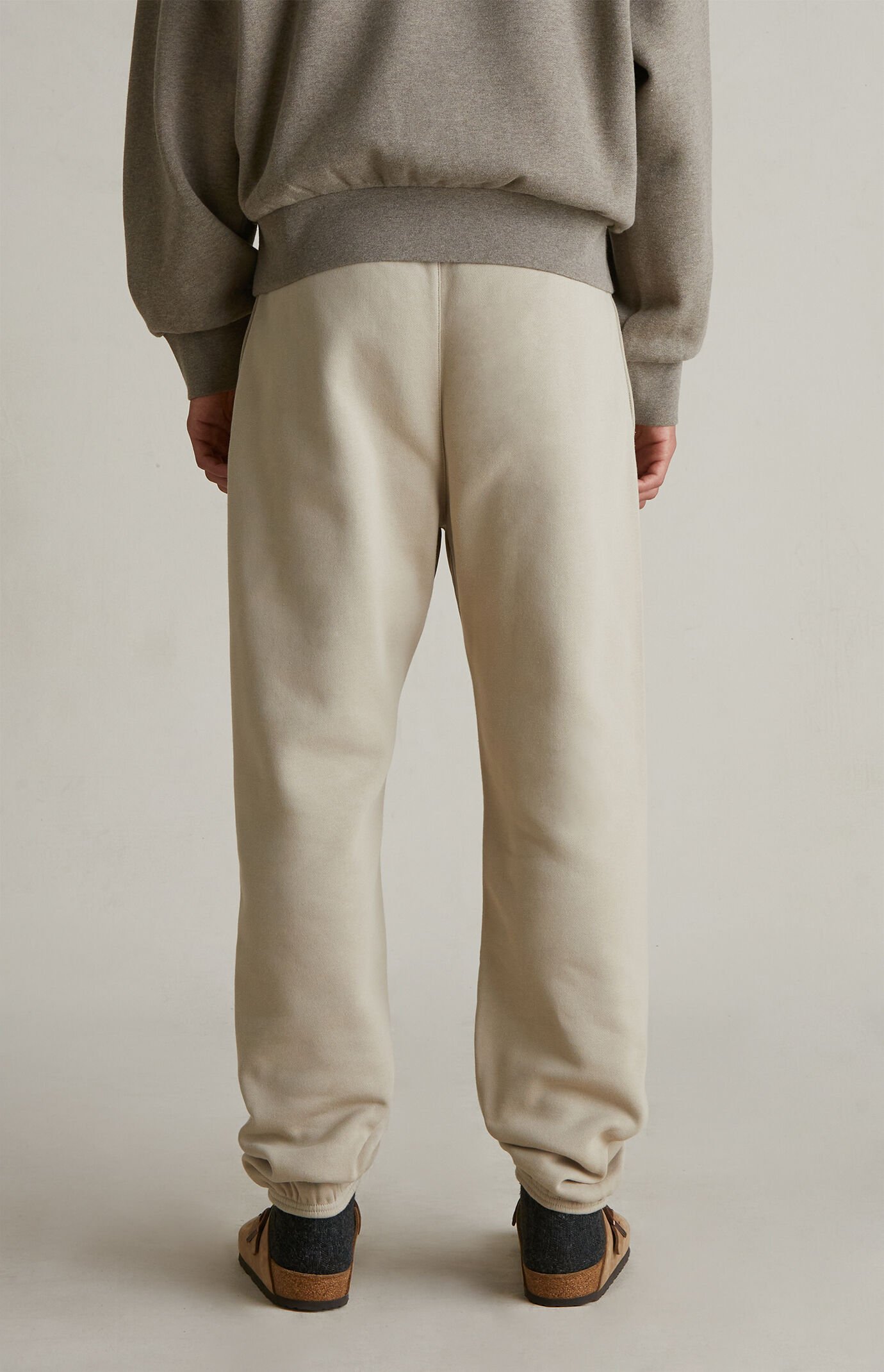 ボトムスその他 FEAR OF GOD RELAXED FLEECE SWEATPANT (130SP258221F TIMBER) Fear of God - Relaxed Fleece Sweatpant in Timber – Stoy