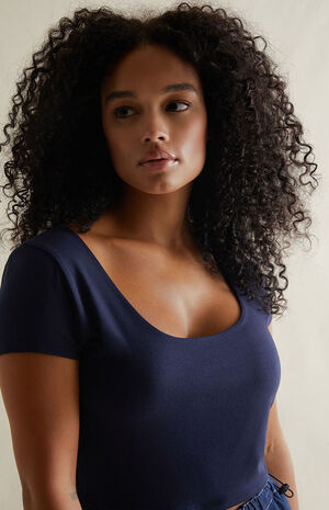 Sculpting Hazel Fitted Scoop T-Shirt image number 5