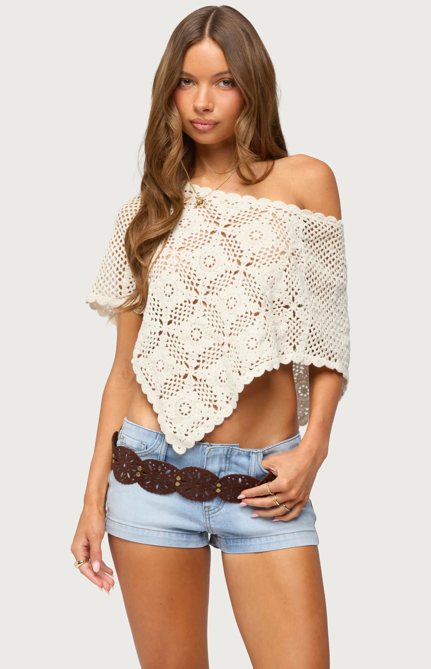 Edikted Lilianna Scalloped Crochet Poncho