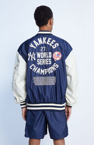 New York Yankees Reversible Bomber Jacket image number 6