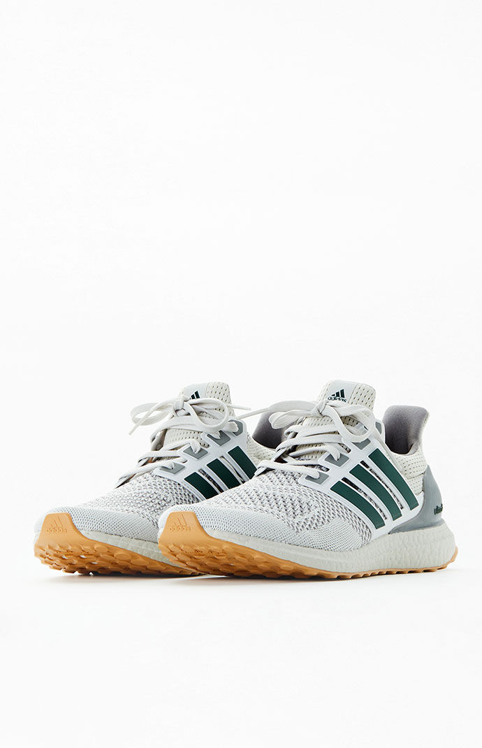 Ultra boost running shoes top cloud white/tech ink/vapor grey