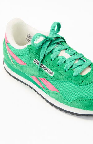Women's Green Classic AZ Waffle Knit Sneakers image number 6