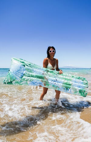 Resort Collection Pillow Raft image number 1