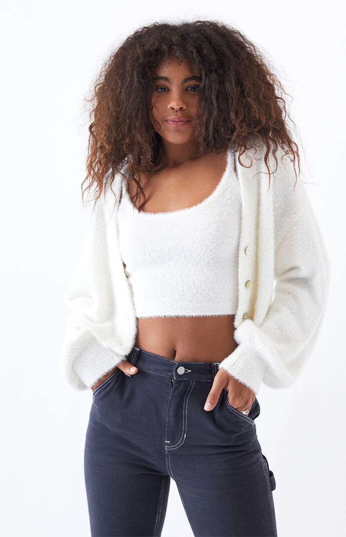 emma chamberlain fluffy sweater