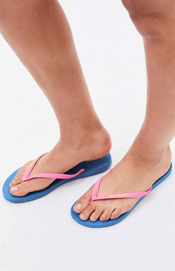 Havaianas Slim Logo Pop-Up Sandals | PacSun