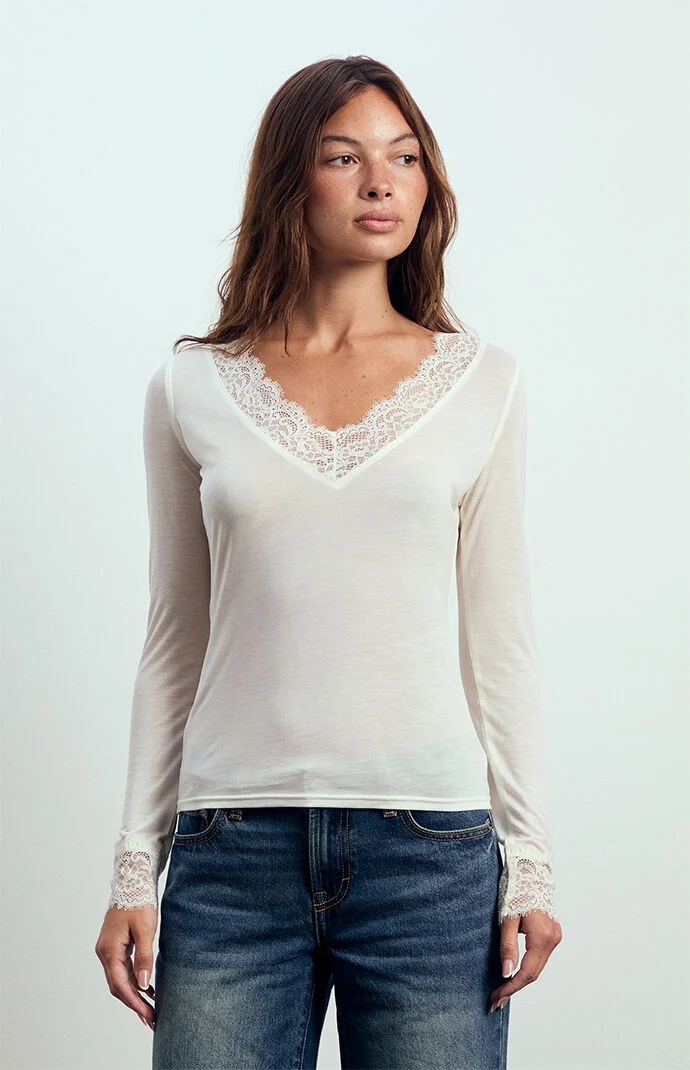 Beverly and Beck Women's Eva Lace V-Neck Long Sleeve Top in Ivory - Size Large