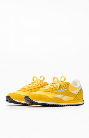 Women's Yellow Classic AZ Sneakers image number 2