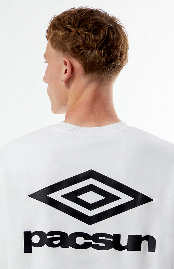 Tシャツ・カットソー UMBRO Resort Arch Lettering Graphic Short Sleeve T-Shirt Whi Umbro x PacSun White Short Sleeve T-Shirt | PacSun