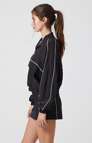 Active Cropped Half Zip Windbreaker Track Jacket image number 4