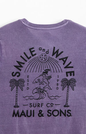 Smile & Wave T-Shirt image number 4