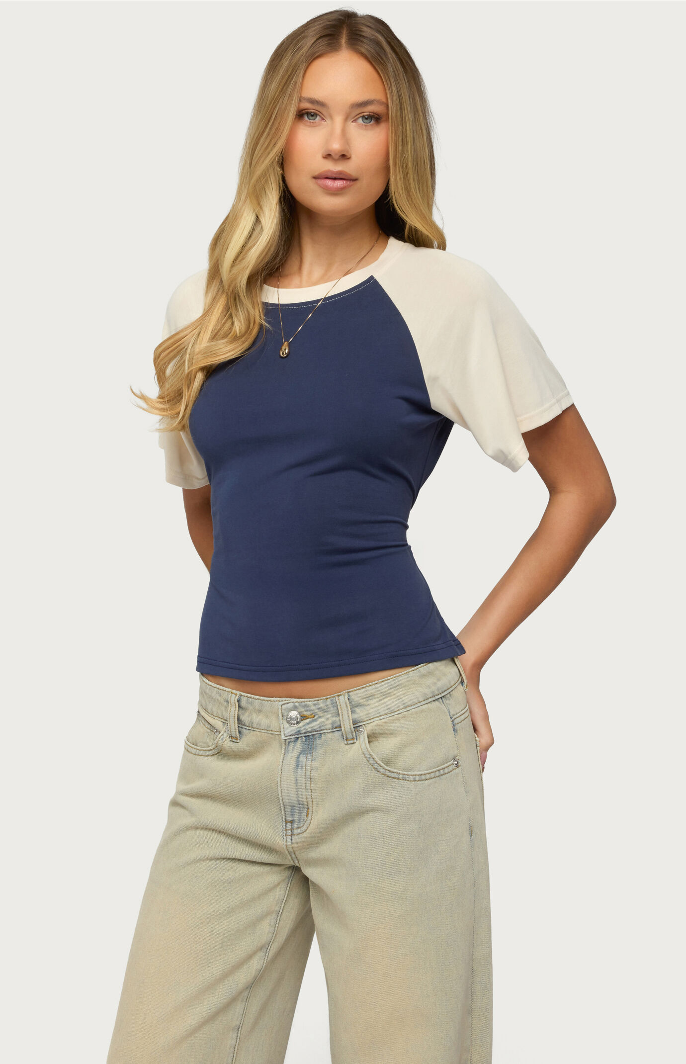 Edikted Fraise Contrast Raglan Top