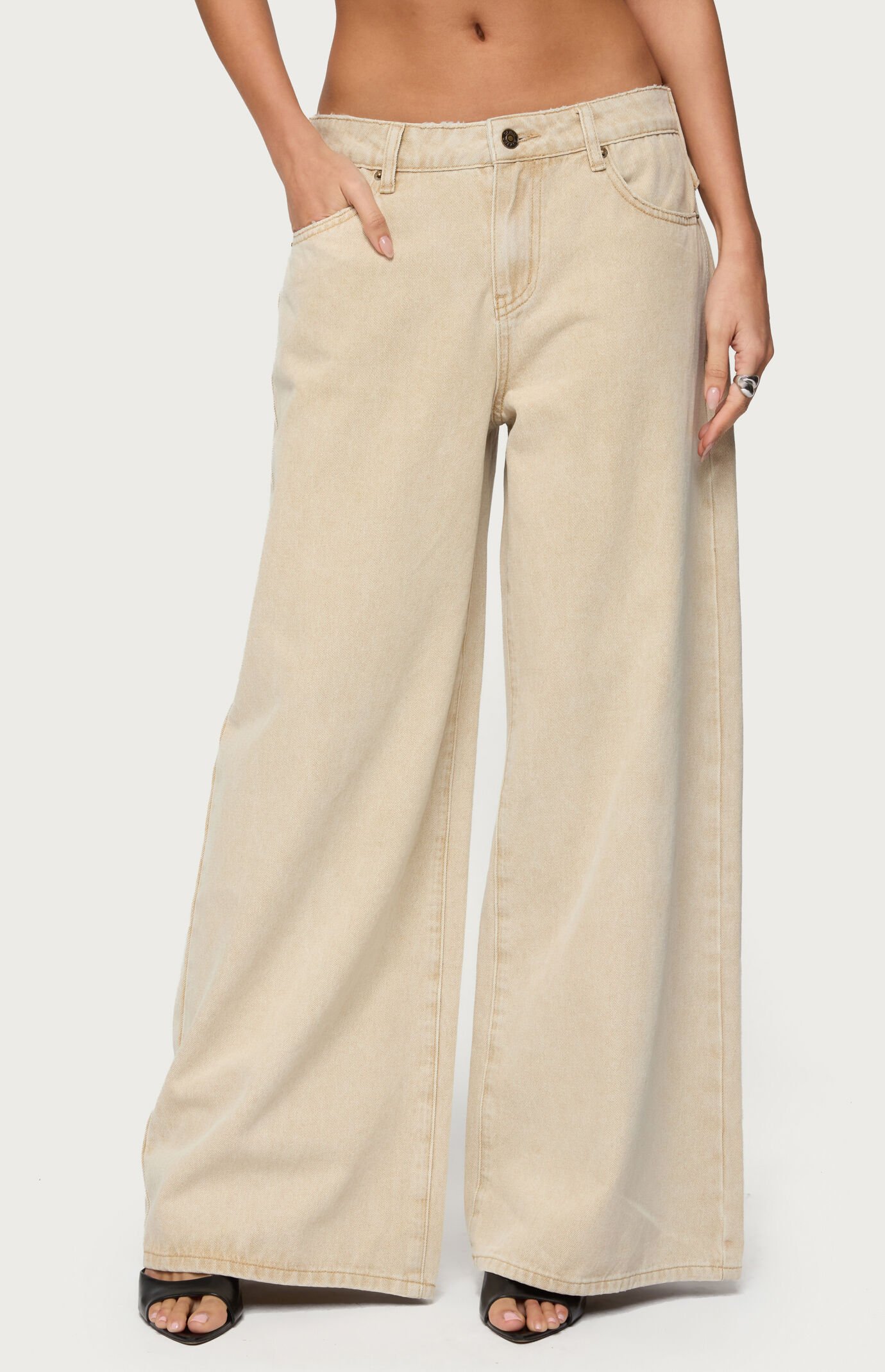Edikted Buttoned Belt Low Rise Baggy Jeans