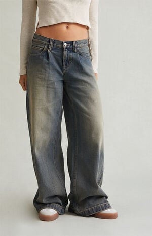 Sloane Low Rise Ultra Baggy Jeans Pleated Tinted Blue image number 2