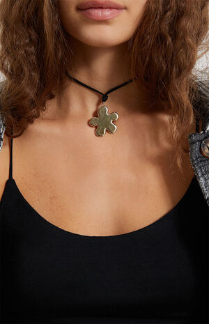 x PacSun Cord Flower Choker Necklace image number 2