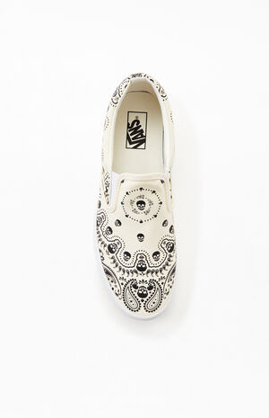 White & Black Classic Slip-On Bandana Shoes image number 5