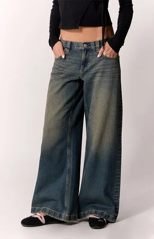 Sloane Low Rise Ultra Baggy Jeans Dark Blue Tint image number 2
