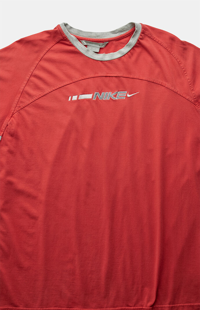 PS VINTAGE Red 2000s Nike Graphic T-Shirt