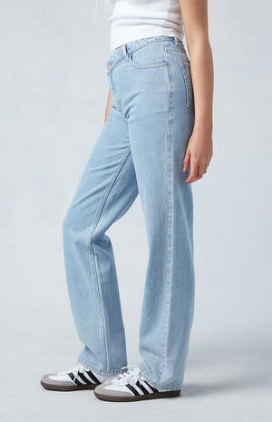Light Blue Asymmetrical '90s Boyfriend Jeans image number 3