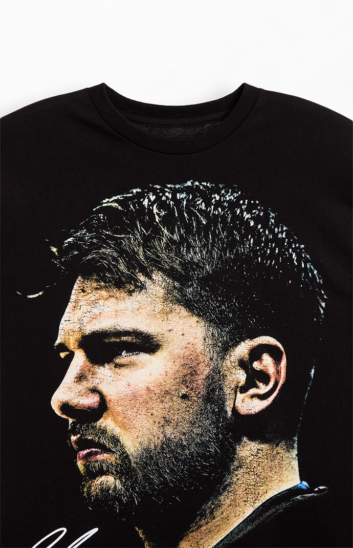 ★Mitchell & Ness Luka Doncic Big Head T-Shirt 関税込★ Mitchell & Ness Luka Doncic Big Head T-Shirt | PacSun