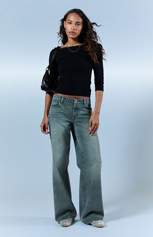 Casey Low Rise Baggy Jeans Medium Wash Blue image number 2