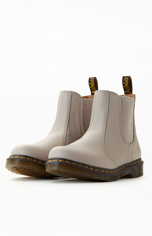 Women's 2976 Vintage Virginia Chelsea Boots image number 2