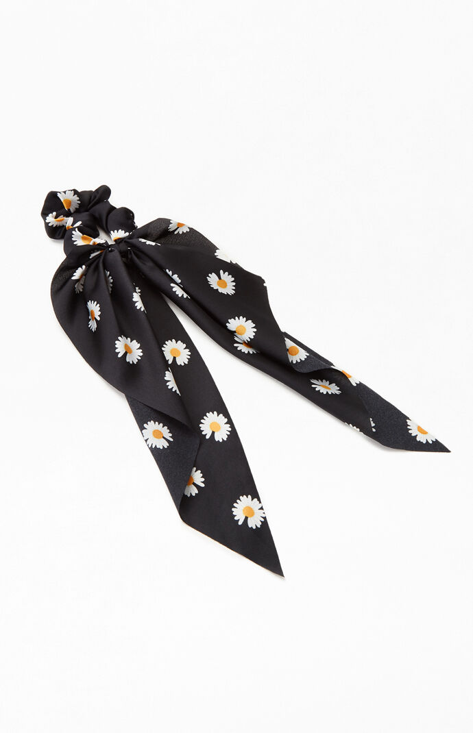 Daisy Flowy Scrunchie