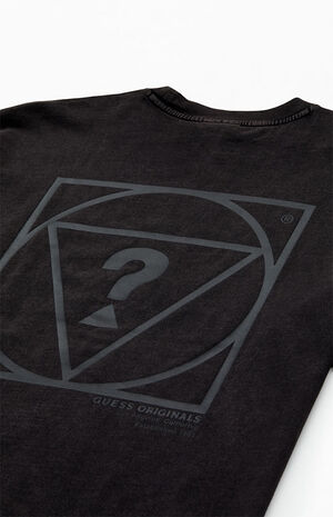 Signature T-Shirt image number 4