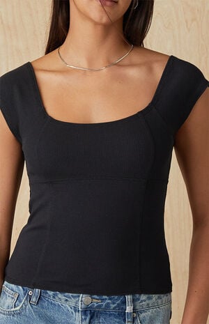 Juliet T-Shirt image number 3