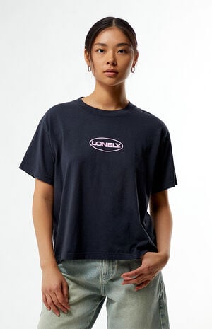 Studio T-Shirt image number 4